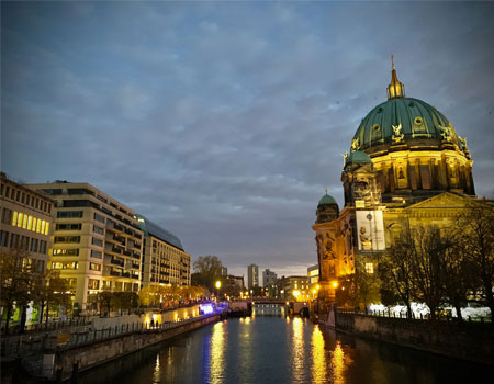 Bode Museum am Abend