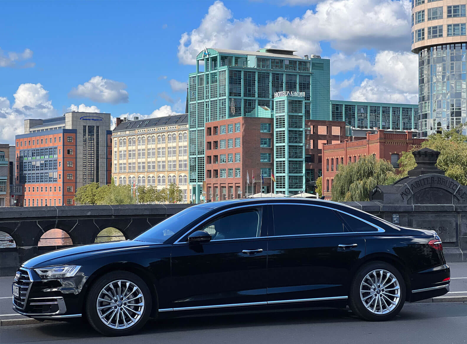 Berlin Mitte Audi A8 L